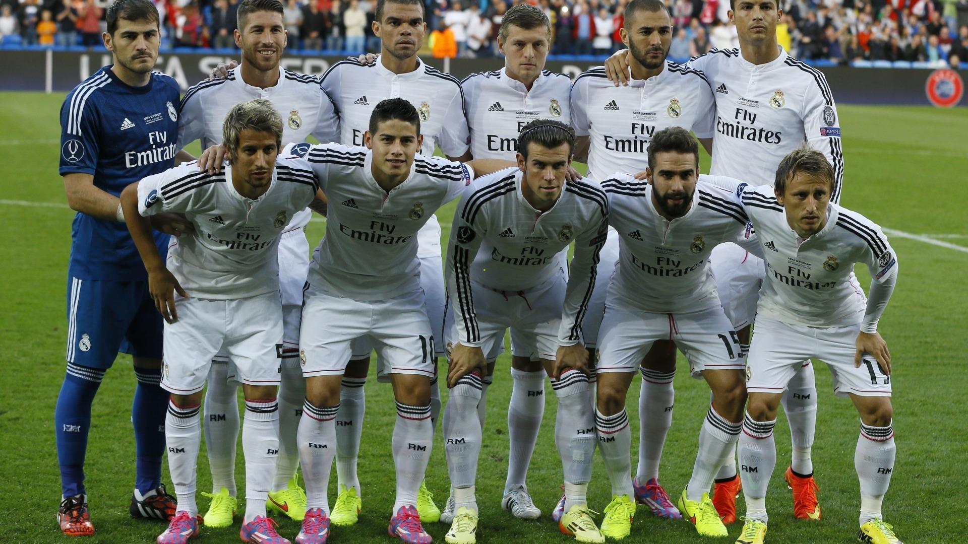 VAR判罚引发巨大争议！关键比赛结果遭球迷质疑